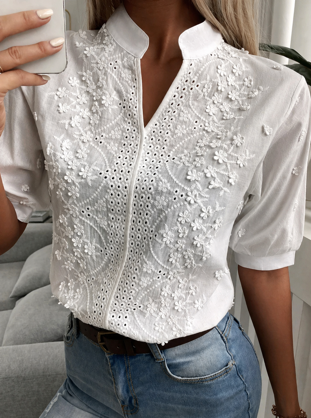 ANDREA - Blusa elegante con escote en V