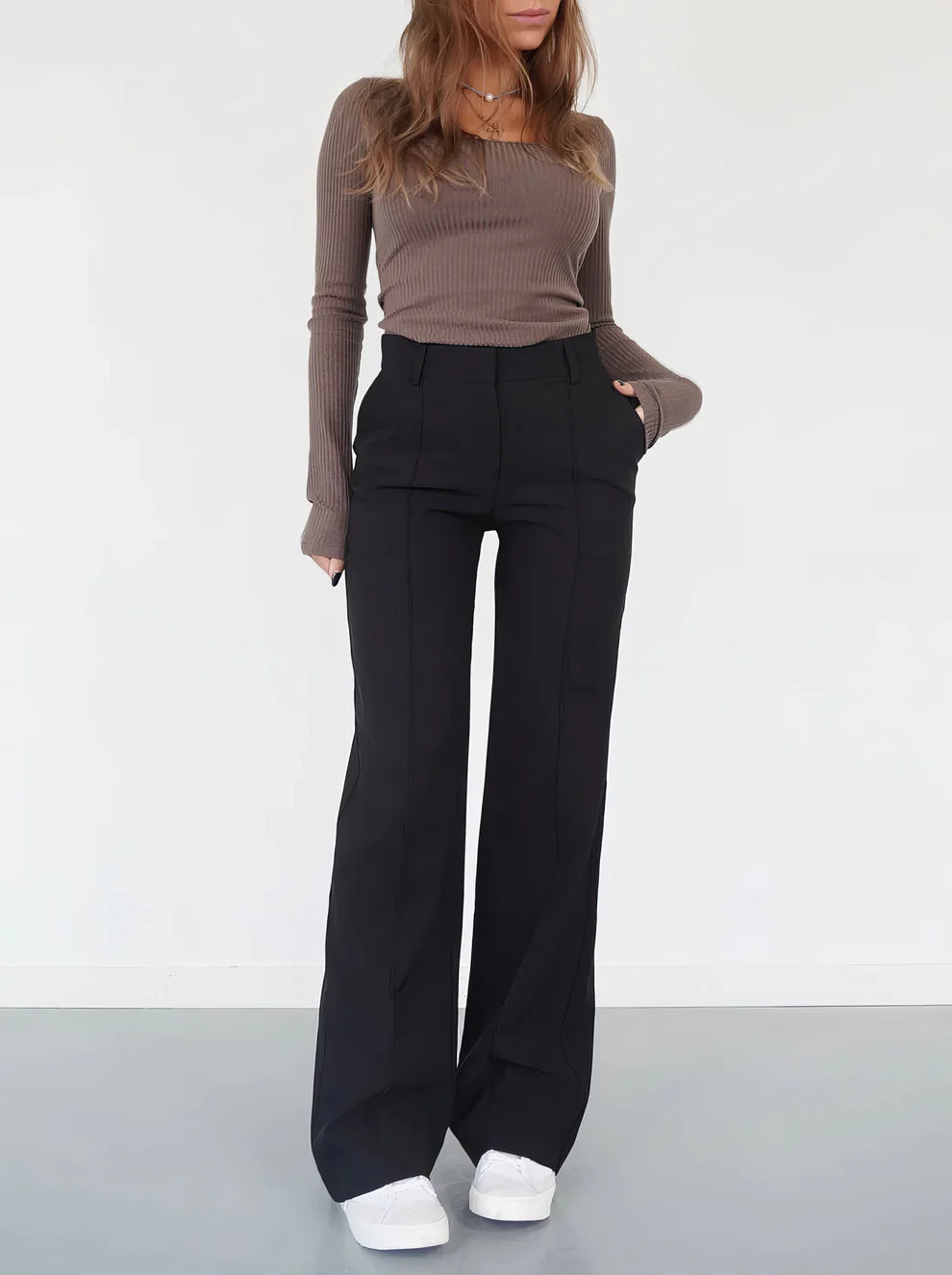 ELISA - Pantalones acampanados modernos