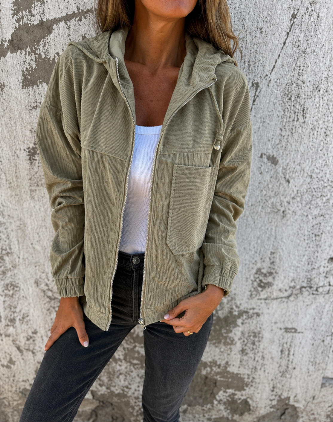 AKIRA - Chaqueta con capucha de pana con cremallera